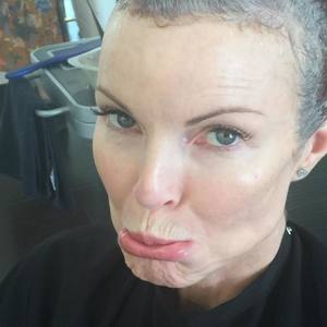 Marcia Cross přišla kvůli rakovině o vlasy... Co nevidět určitě dorostou.