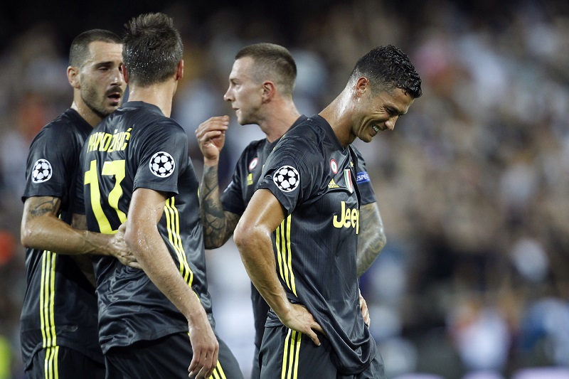Cristiano Ronaldo dostal za vyloučení v Lize mistrů trest na jediný zápas.