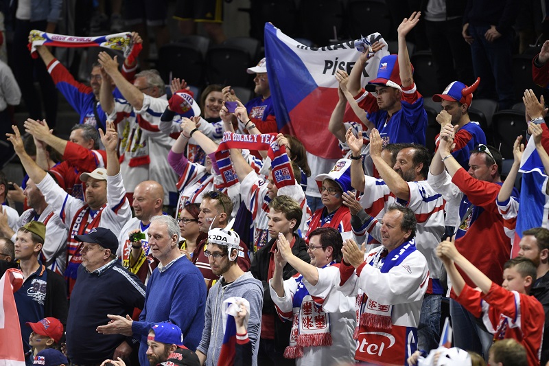 Hokejový šampionát se může vrátit do České republiky.