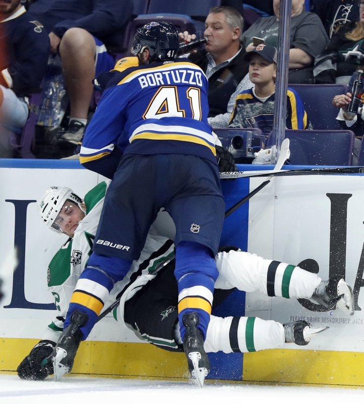 Robert Bortuzzo se do přípravy již nezapojí. Nestihne ani úvodní duel NHL.