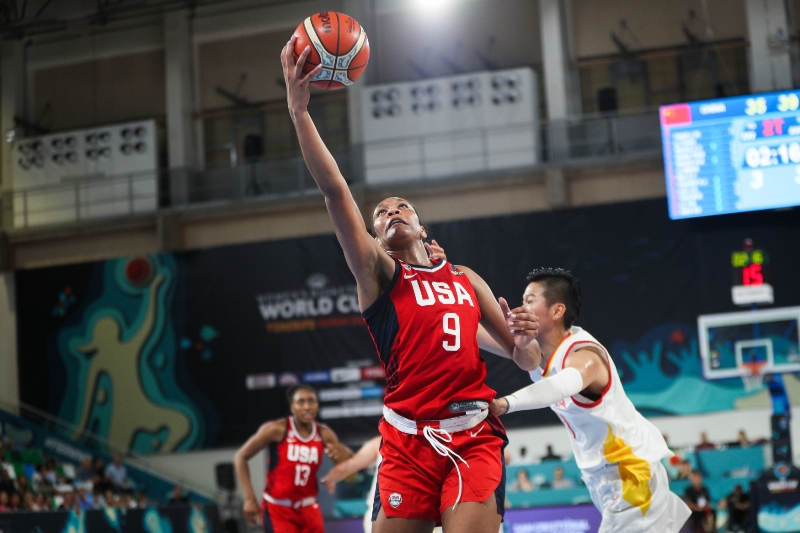 Basketbalistky USA prohrály první čtvrtinu, Nigérii zlomily až v závěru.