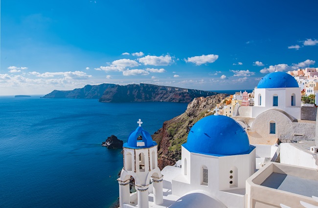 Pohled na řecký ostrov Santorini.