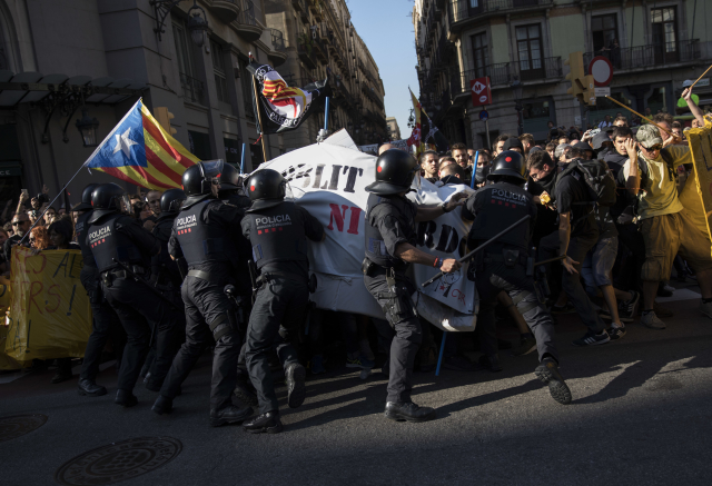 Policie se střetla s katalánskými separatisty.