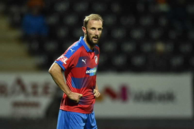 Fotbalista Roman Hubník. 