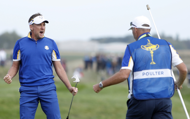 Ian Poulter se raduje. 