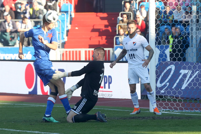 Gólman Baníku Jan Laštůvka, hrdina zápasu proti Slavii.