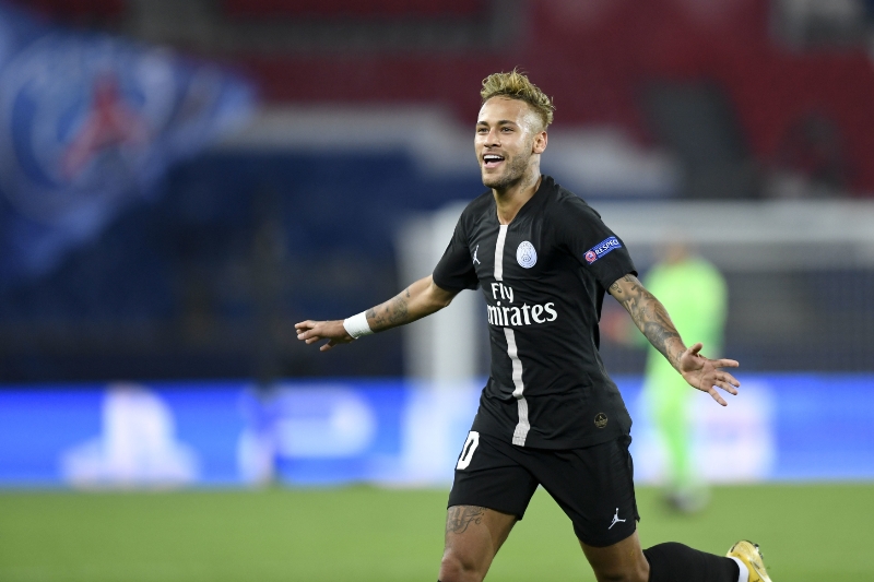 Brazilec Neymar vsítil Crvene Zvezdě hattrick. Brazilec Neymar vsítil Crvene Zvezdě hattrick.