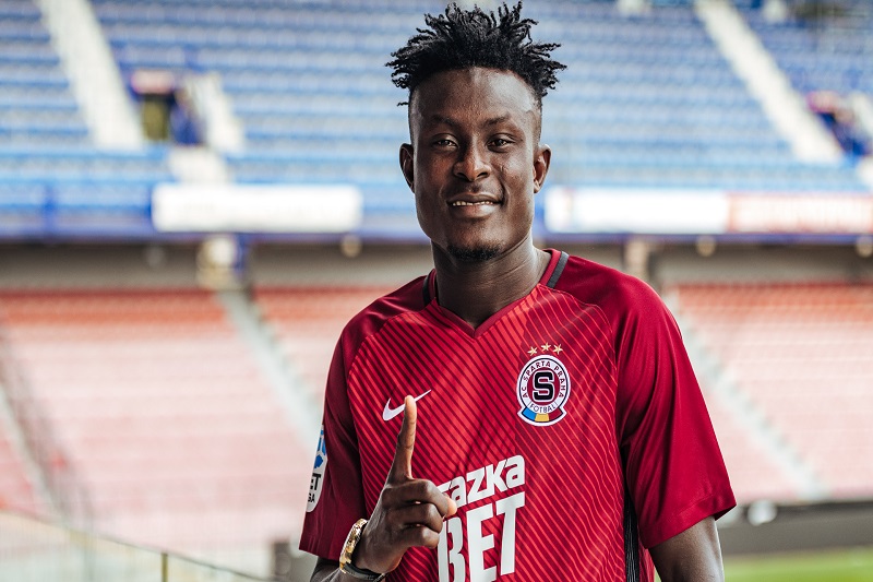 Basiru Alhassan přichází do Sparty na roční hostování s opcí.