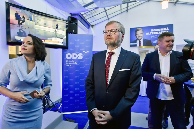 Průběžné výsledky voleb nechtěl předseda ODS Petr Fiala příliš komentovat.