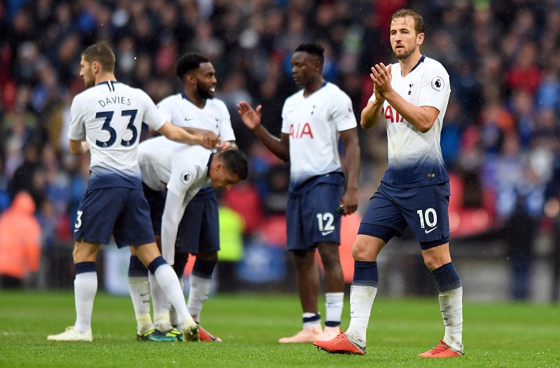 Fotbalisté Tottenhamu jsou se svým vítězstvím spokojeni.