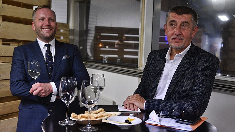 Kandidát hnutí ANO na pražského primátora Petr Stuchlík (vlevo) a premiér Andrej Babiš. Kandidát hnutí ANO na pražského primátora Petr Stuchlík (vlevo) a premiér Andrej Babiš.