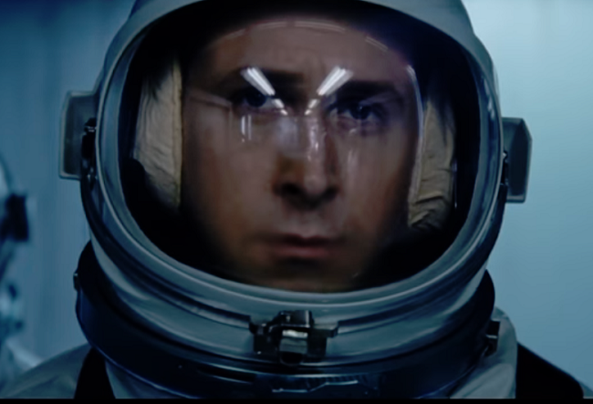 Neila Armstronga si zahrál Ryan Gosling.