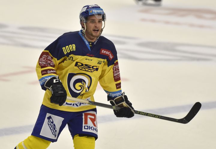 Zlínský hokejový útočník Antonín Honejsek. Zlínský hokejový útočník Antonín Honejsek.