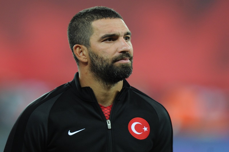 Arda Turan skončil kvůli rvačce na policii. Arda Turan skončil kvůli rvačce na policii.