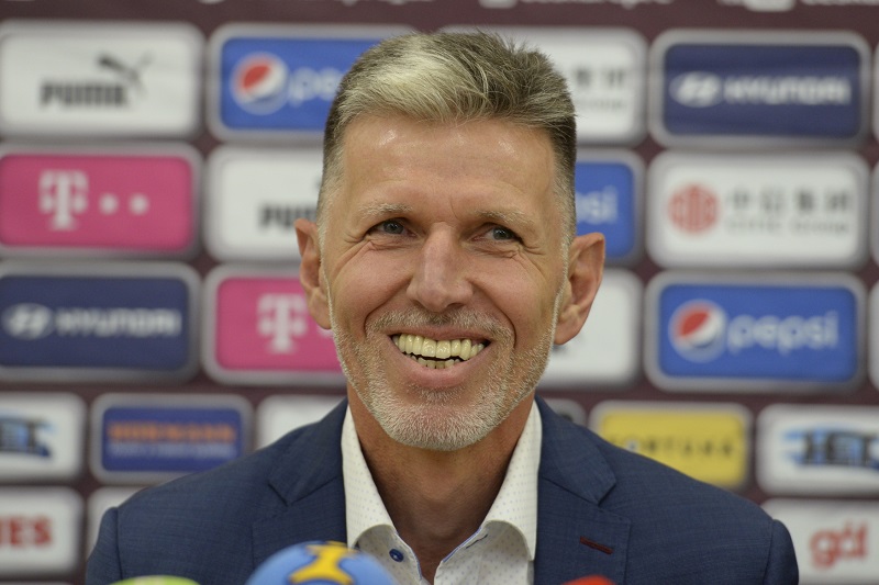 Jaroslav Šilhavý, trenér české reprezentace. Jaroslav Šilhavý, trenér české reprezentace.