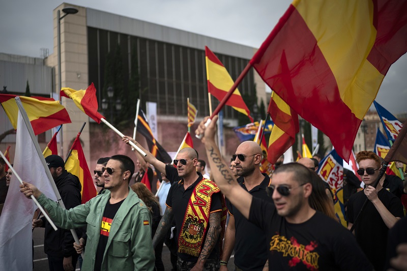 V Barceloně se tentokrát protestovalo proti odtržení Katalánska. V Barceloně se tentokrát protestovalo proti odtržení Katalánska.