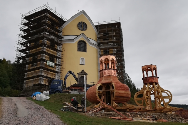 Rekonstrukce kostela úspěšně pokračuje (snímek z září 2018). Rekonstrukce kostela úspěšně pokračuje (snímek z září 2018).
