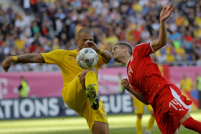 Přesilovka ani penalta Srbsku nestačili, Rumunům gól nedali.