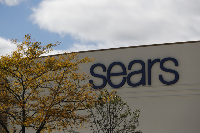 Americký maloobchodní řetězec Sears vyhlásil bankrot.