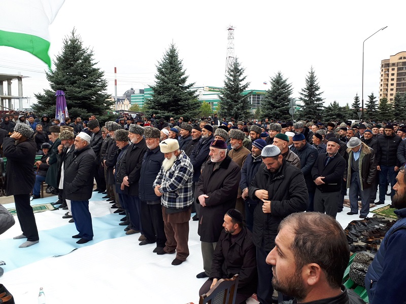 Kozlovskij přijel do Magasu sledovat demonstrace proti dohodě o vyřešení územního sporu s Čečenskem.