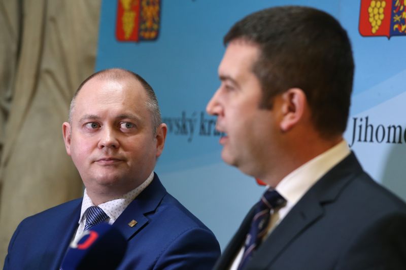 Zleva Michal Hašek  a Jan Hamáček (archivní snímek).