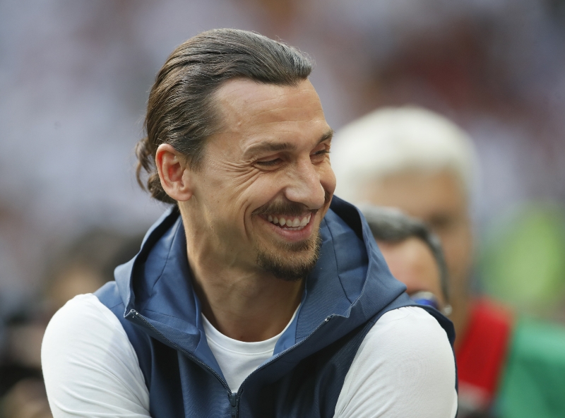 Zlatan Ibrahimovic poctil návštěvou mladé Thajce. 