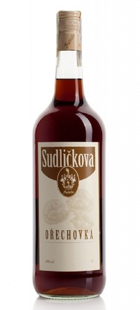 Ořechovka je populární svatojánský likér