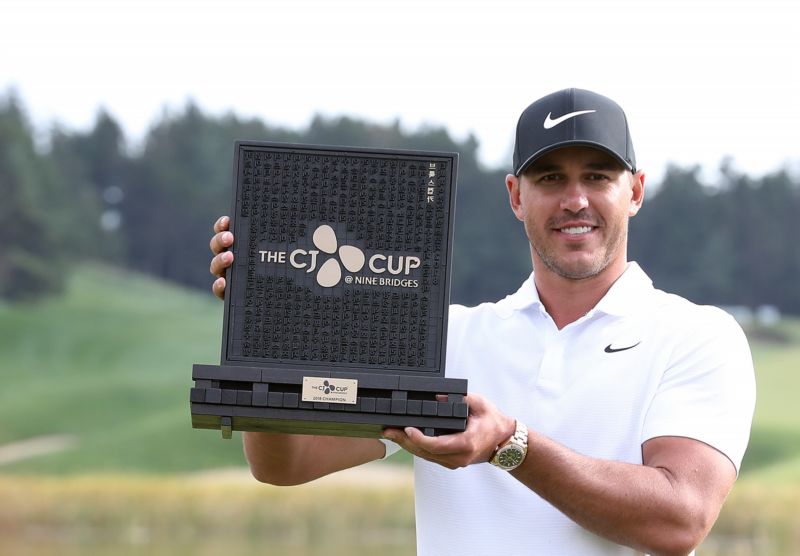 Brooks Koepka vyhrál turnaj v Čedžu. Brooks Koepka vyhrál turnaj v Čedžu.