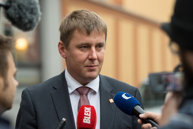 Ministr zahraničí Tomáš Petříček uvedl, že EU musí reagovat jednohlasně.