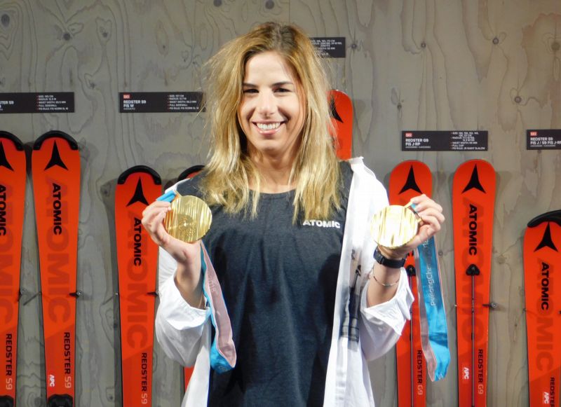 Ester Ledecká bude nadále reprezentovat českou vlajku.