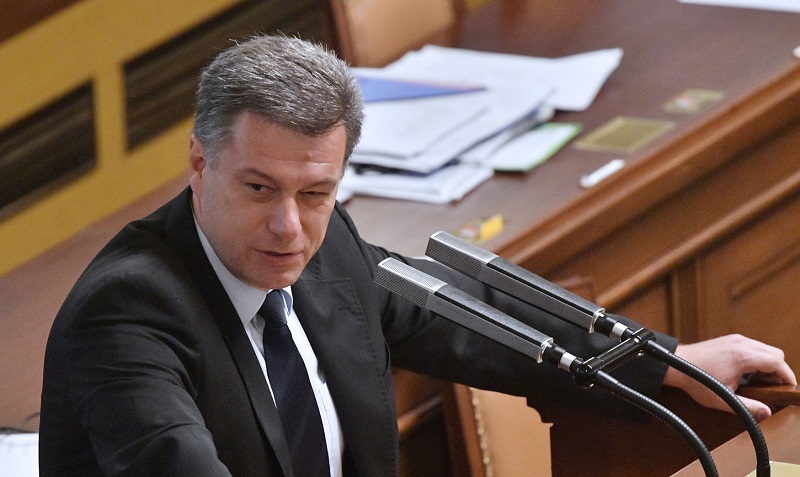 Poslanec ODS Pavel Blažek bavil Sněmovnu.