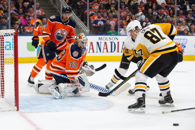 Sidney Crosby před brankou Edmontonu.