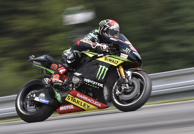 Motocyklista Jonas Folger na tréninku.