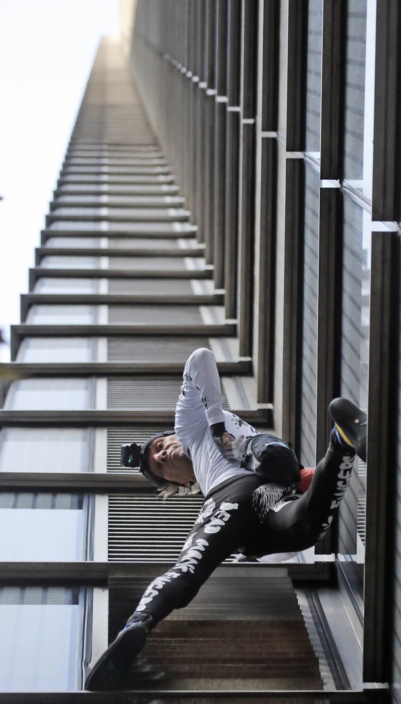 Alain Robert vyšplhal na londýnský mrakodrap.