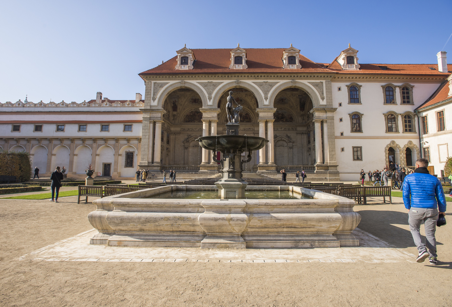Senát Parlamentu České republiky ve Valdštejnském paláci.