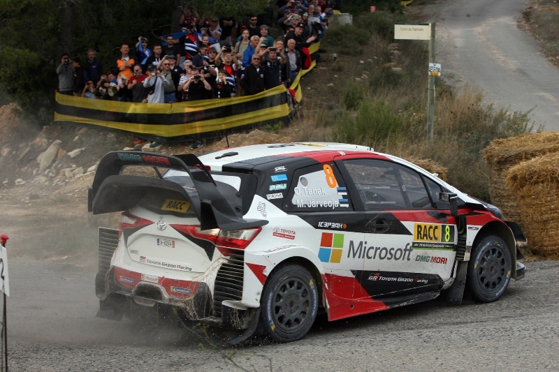 Estonec Tänak má před Španělem Sordem náskok 27 sekund. 