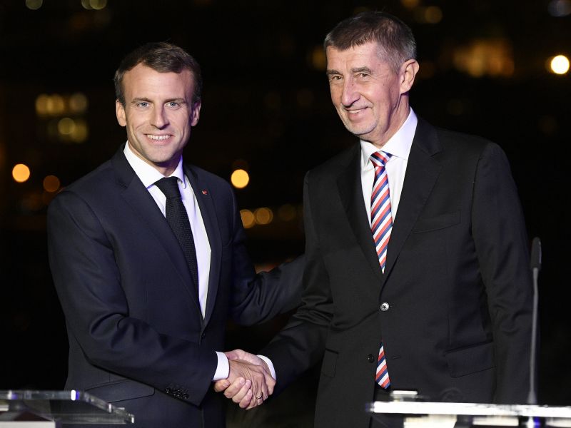 Emmanuel Macron (vlevo) a Andrej Babiš.