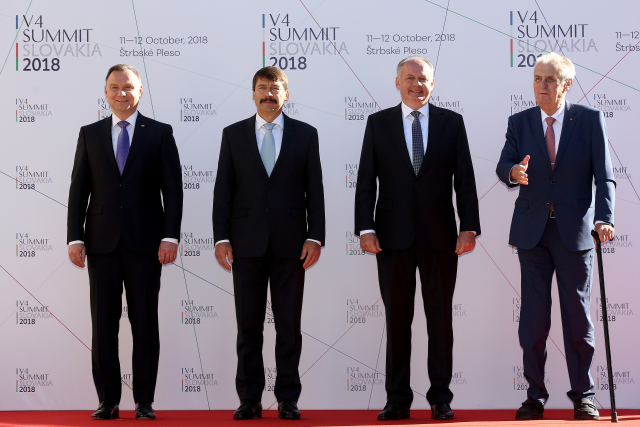 Zleva: prezidenti Polska Andrzej Duda, Maďarska János Áder, Slovenska Andrej Kiska a Česka Miloš Zeman.