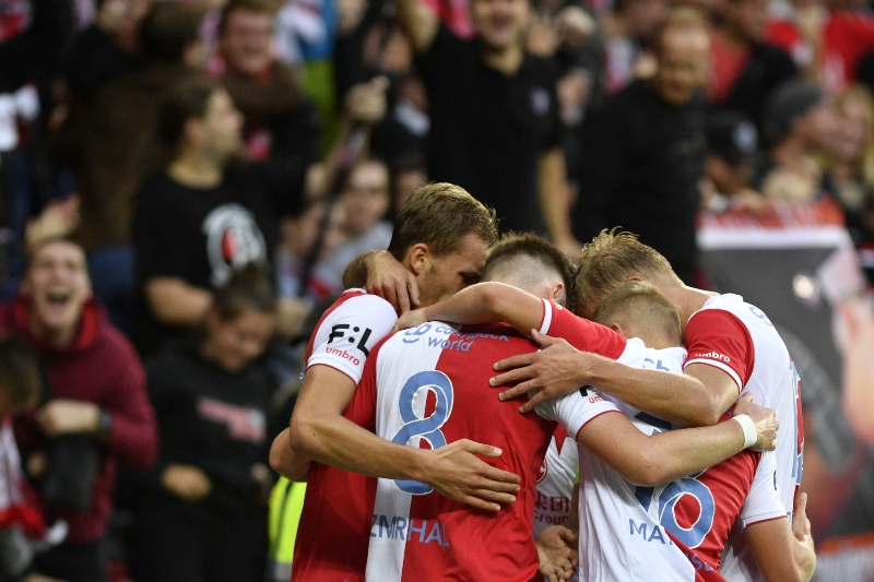 ŽIVĚ: Slavia nedává Dukle šanci. Za dvacet minut vstřelila 2:0