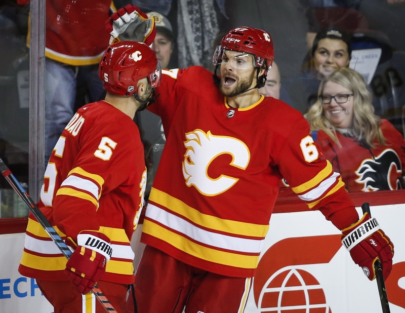 Michael Frolík potvrdil gólem výhru Calgary v Torontu. 