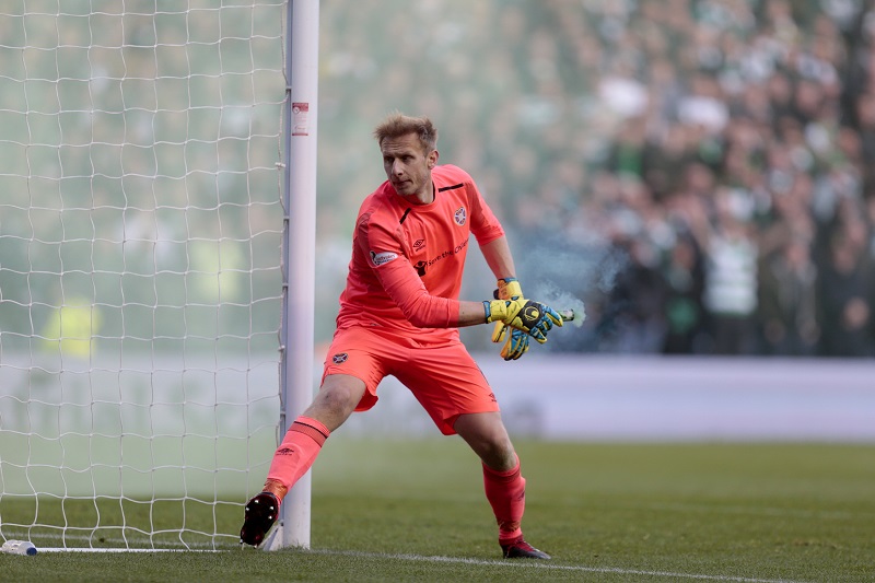 Zdeněk Zlámal dostal pěstí od fanouška Hibernian.