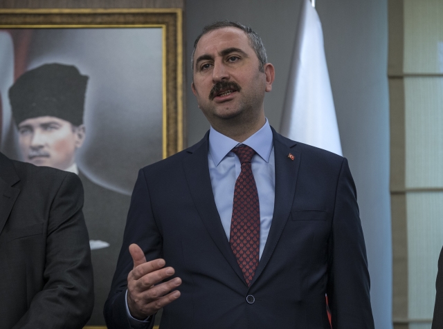 Turecký ministr spravedlnosti Abdulhamit Gül.