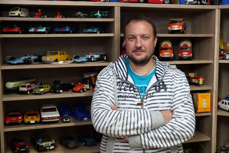 Josef Jelínek není rád, když se podvody medializují. Pro darebáky to může být návodné a odstrašuje to potenciální zákazníky. Uznává však, že je dobré lidi varovat.
