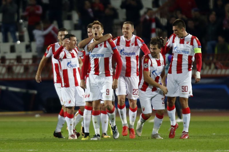 Fotbalisté CZ Bělehrad v euforii po gólu.