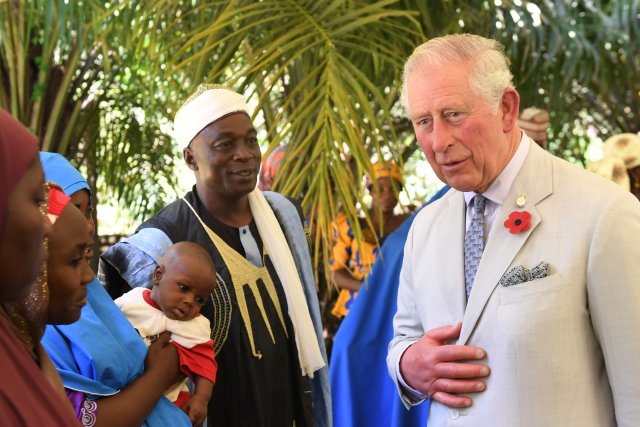 Princ Charles při své nedávné návštěvě Afriky.
