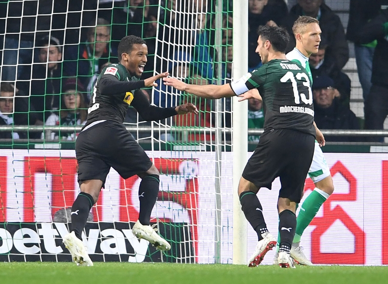 Mönchengladbach vyhrál díky Pléově hattricku 3:1 v Brémách. Mönchengladbach vyhrál díky Pléově hattricku 3:1 v Brémách.
