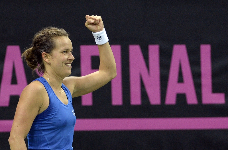 Barbora Strýcová se nedělními zápasy rozloučí s reprezentací. Barbora Strýcová se nedělními zápasy rozloučí s reprezentací.