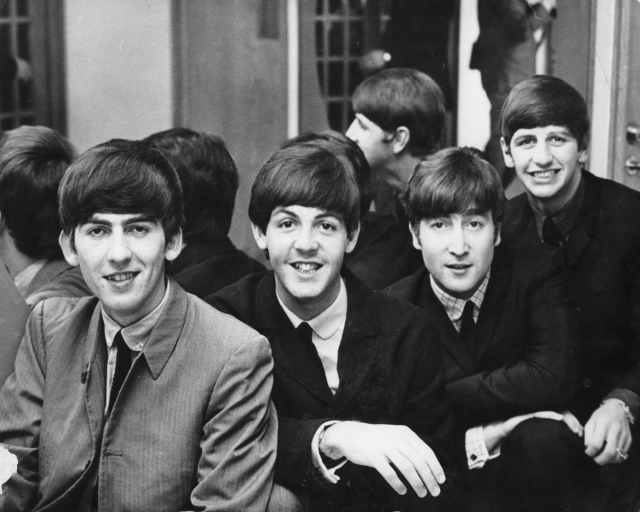 Zleva George Harrison, Paul McCartney, John Lennon a Ringo Starr. Zleva George Harrison, Paul McCartney, John Lennon a Ringo Starr.