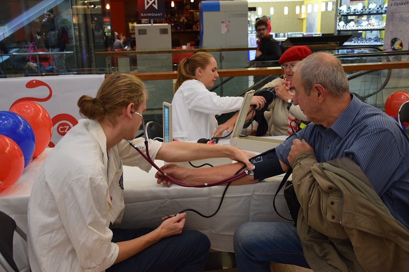 Diabetes může ovlivnit celou rodinu.