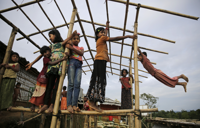 Malí Rohingové v uprchlickém táboře v Bangladéši. 